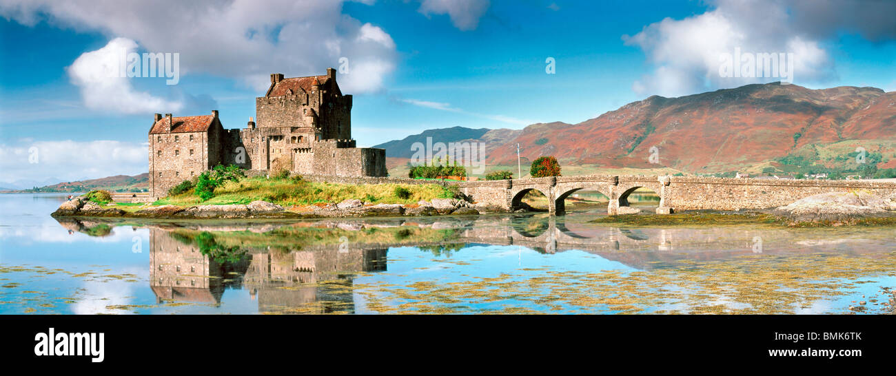 Autumn reflection of Eilean Donan Castle Stock Photo