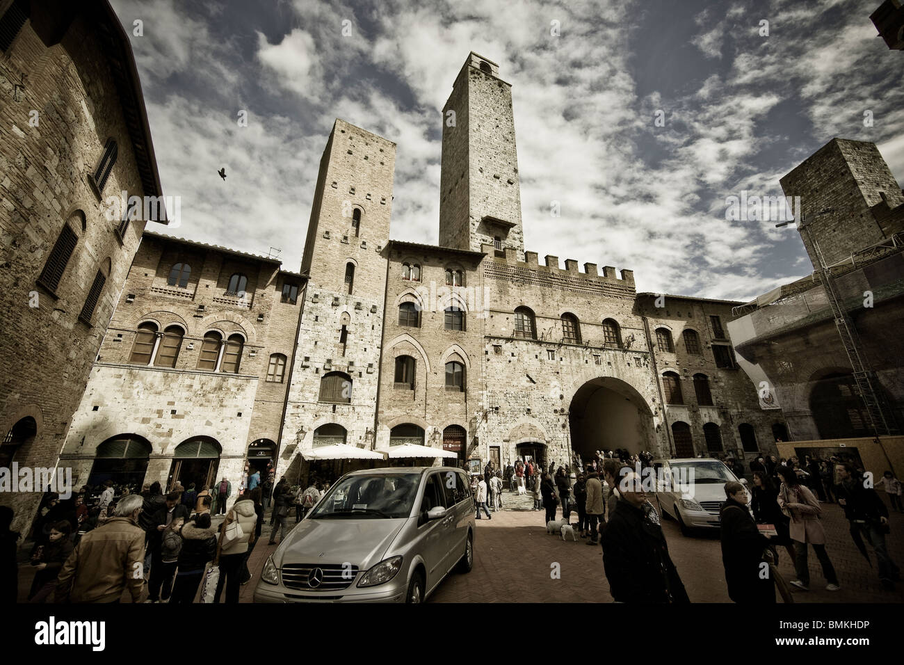 San Gimignano square, Tuscany, Italy, Europe. Piazza del Duomo Stock Photo Alamy