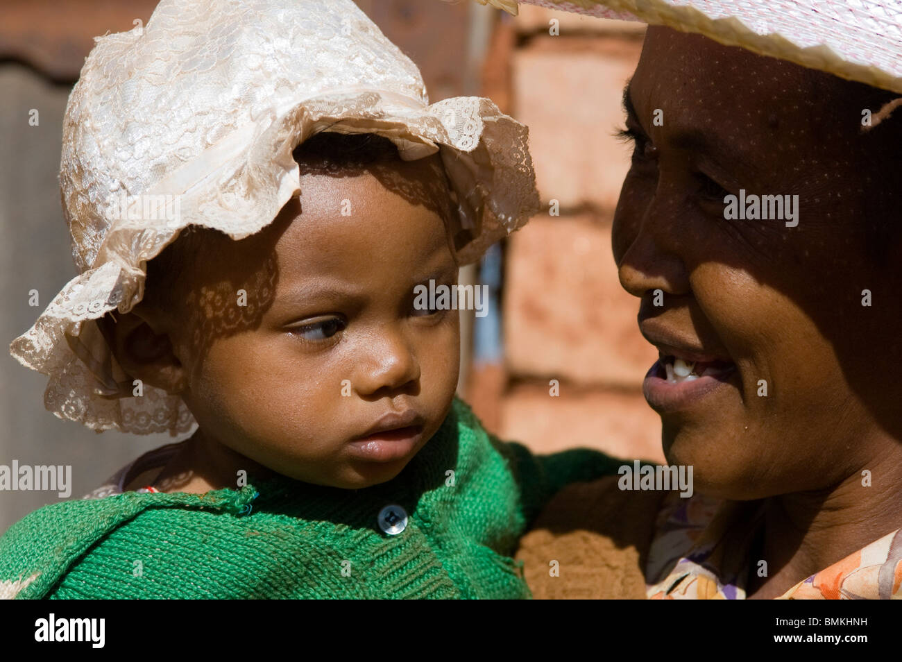 Madagascar, Ambalavao. Mother and her girl Stock Photo - Alamy