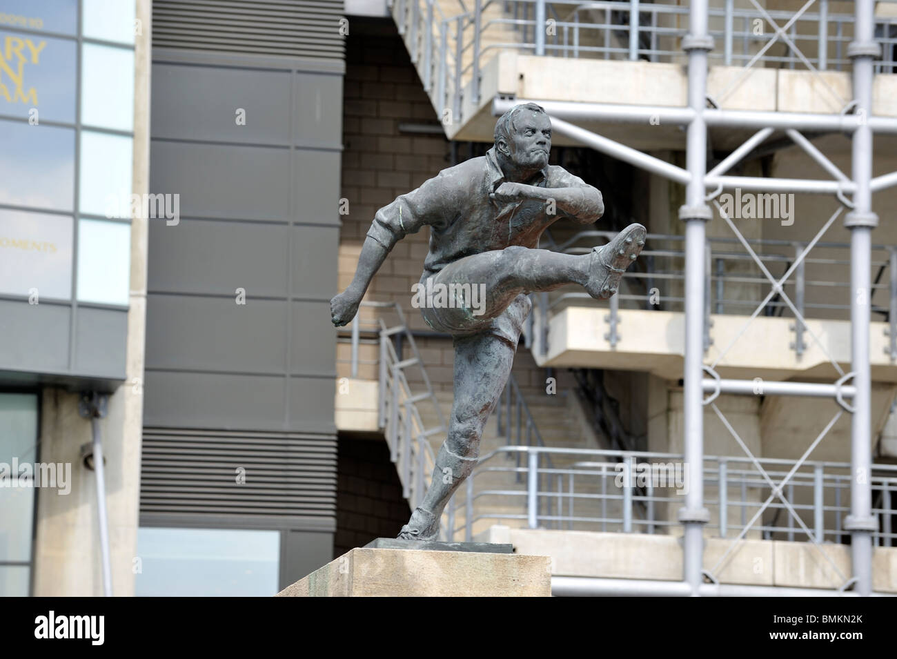 Statue of a Rugby Player over the gates of Twickenham Stadium, the home of the England Rugby team Stock Photo
