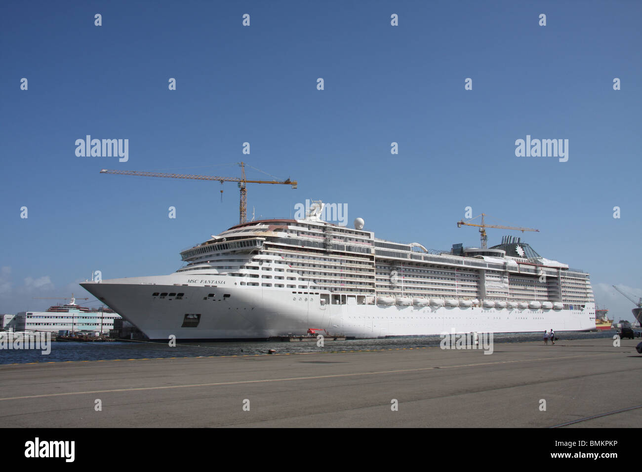 Cruise ship under construction, St. Nazaire, France Stock Photo - Alamy