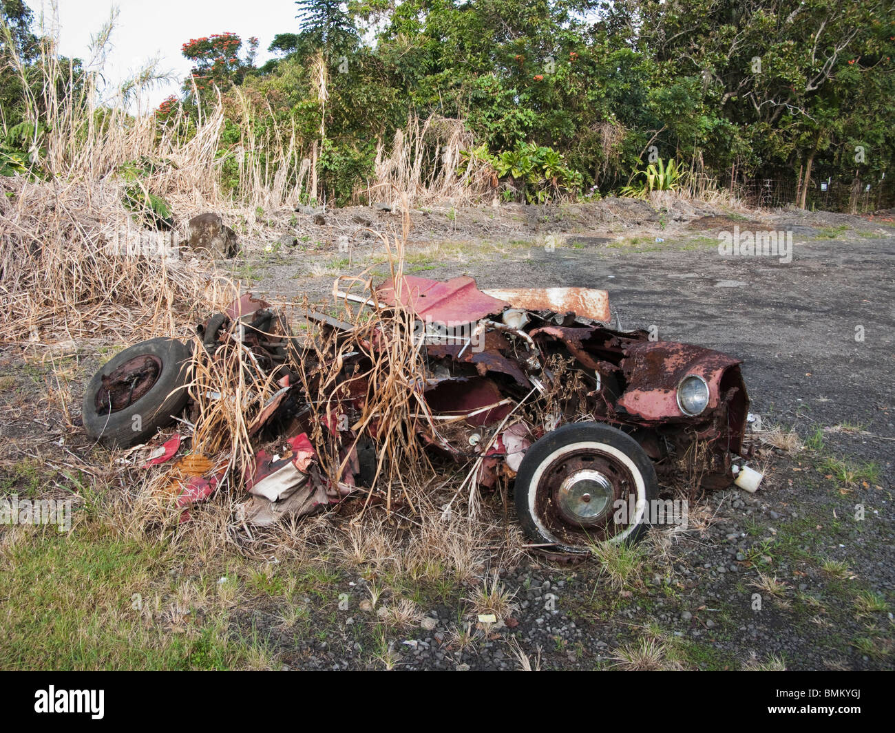 Abandoned car along road hi-res stock photography and images - Alamy