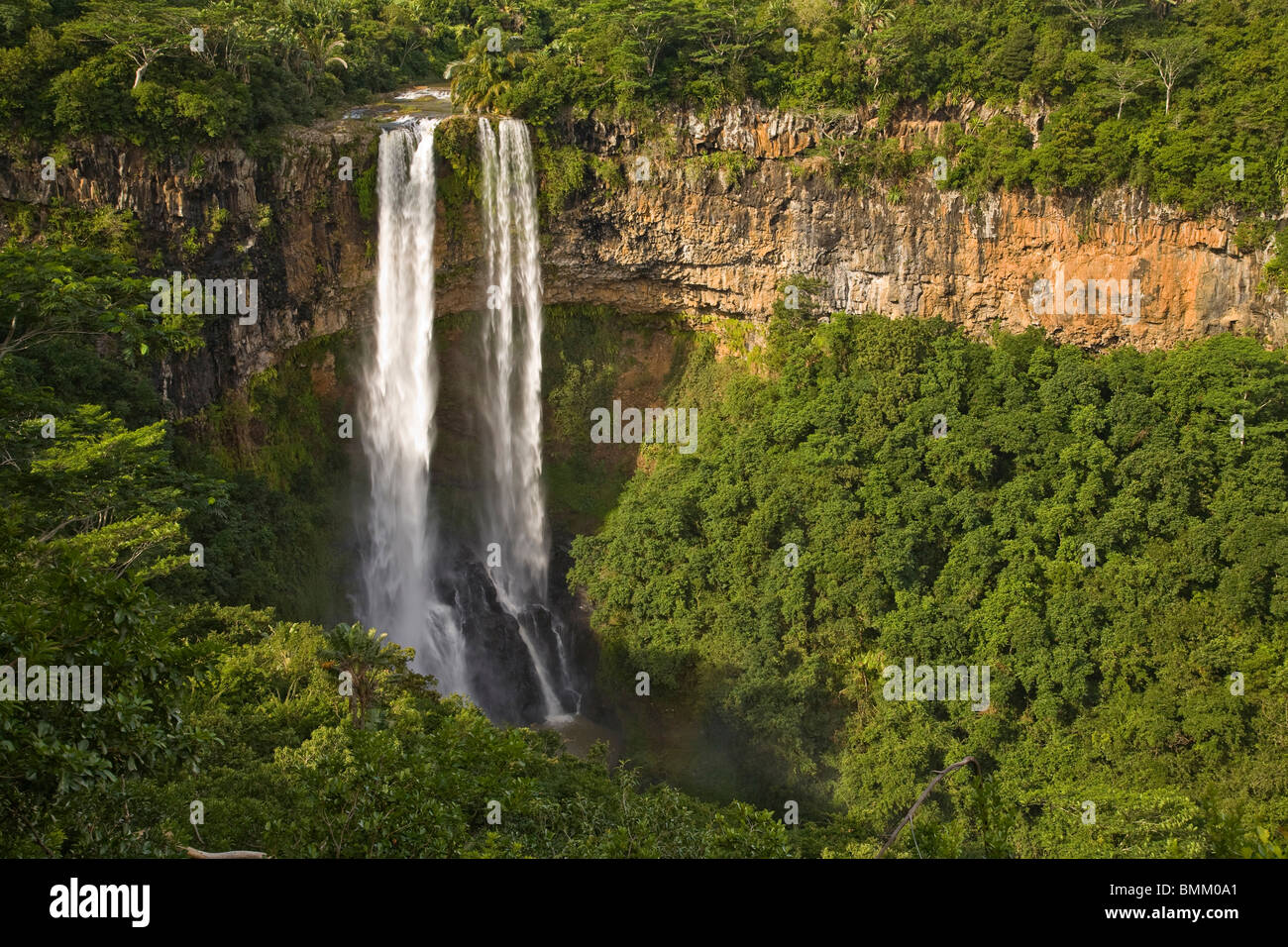 chamarel-waterfall-highest-on-mauritius-over-1000-meter-drop-south