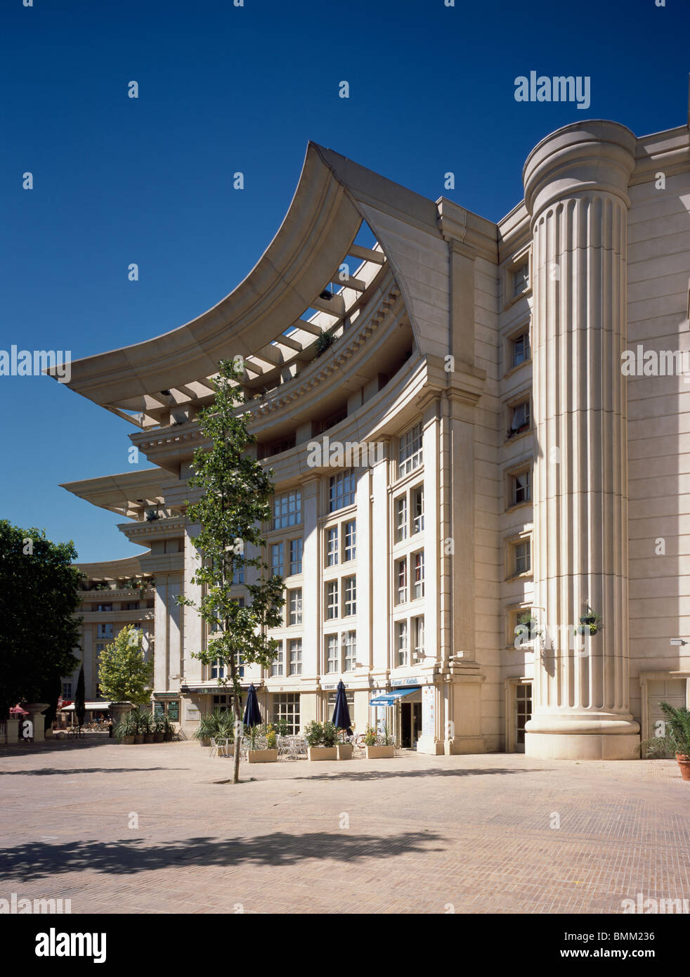 Place de la Nombre d'Or, Golden Number Plaza, part of post modern development by Ricardo Bofill, 1984 Stock Photo