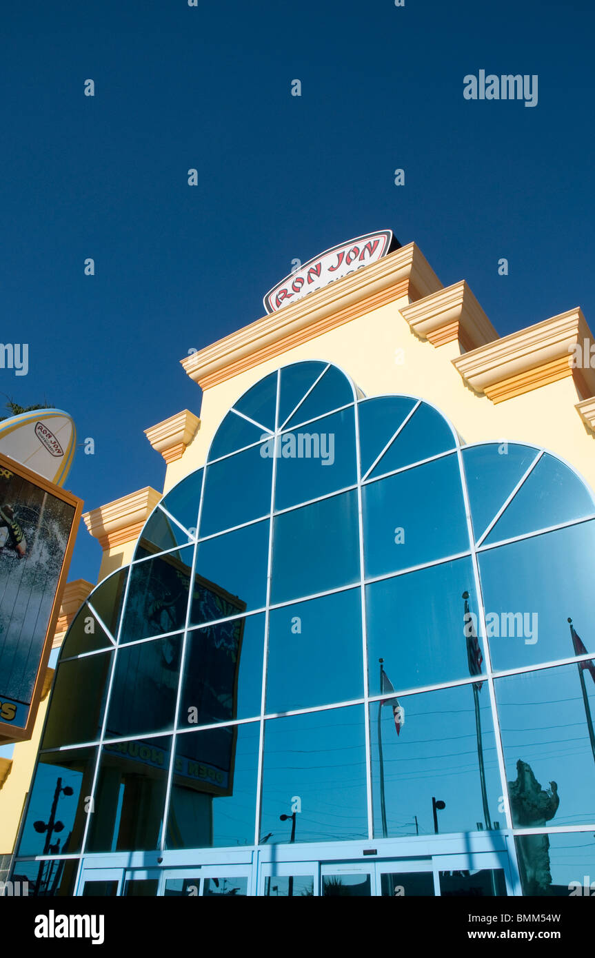 Cocoa beach florida shark hires stock photography and images Alamy