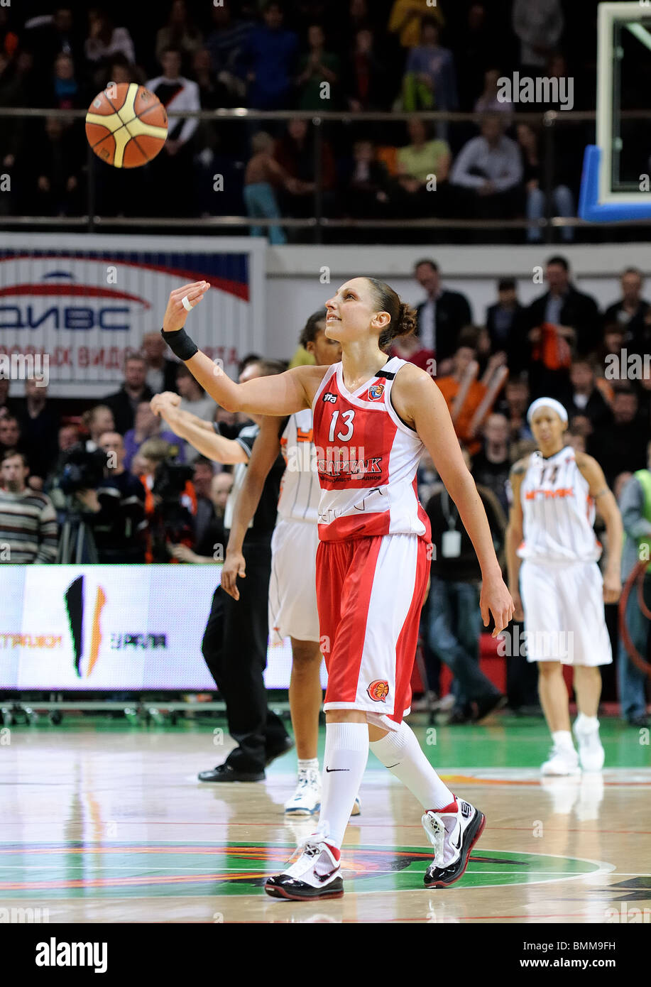 Diana Taurasi #13 gets a fifth foul and leaves the game Stock Photo