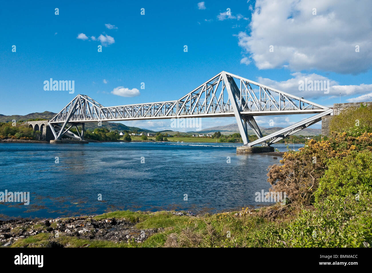 Falls lora connel bridge loch etive oban scotland scotland hi-res stock ...