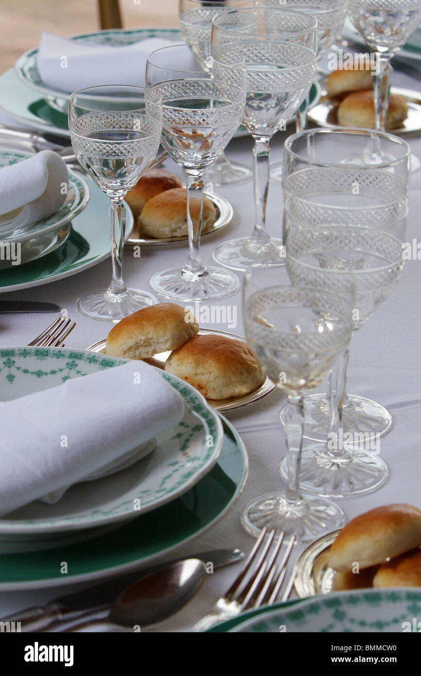Table set up elegance Stock Photo Alamy