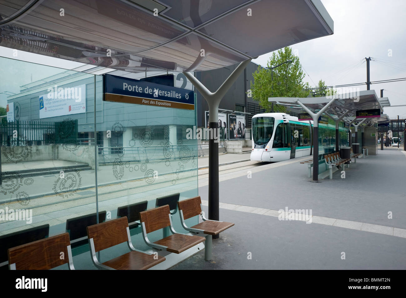 Paris, Tramway T2, Porte de Versailles Stock Photo Alamy