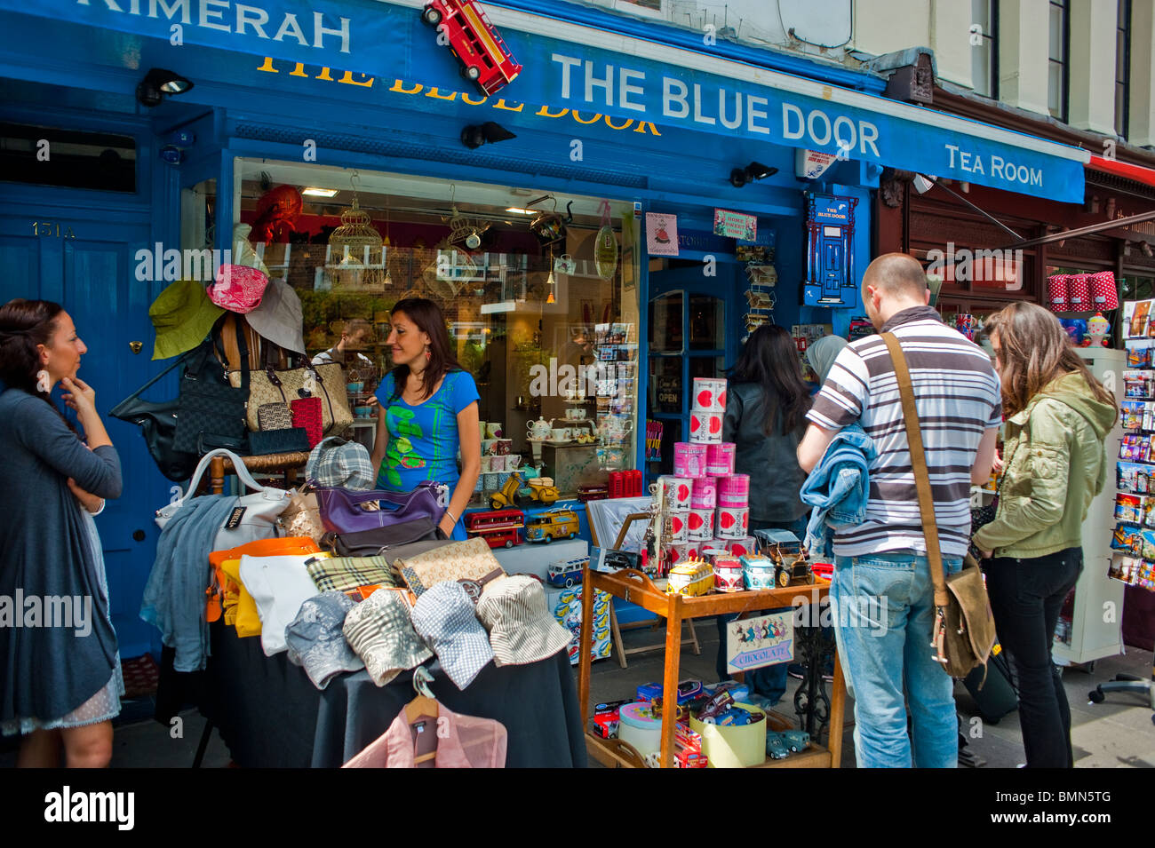 Tea shop scenes hires stock photography and images Alamy