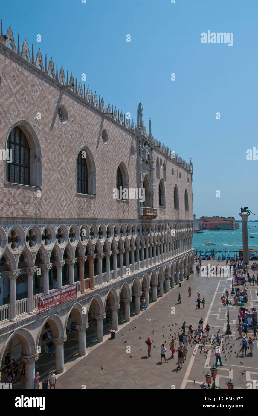 View facade doges palace hi-res stock photography and images - Alamy