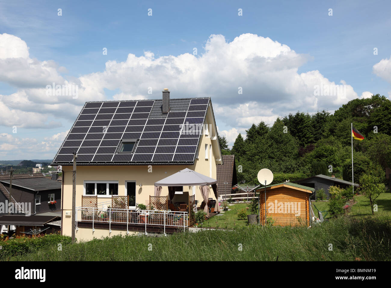 House with solar panels hi-res stock photography and images - Alamy
