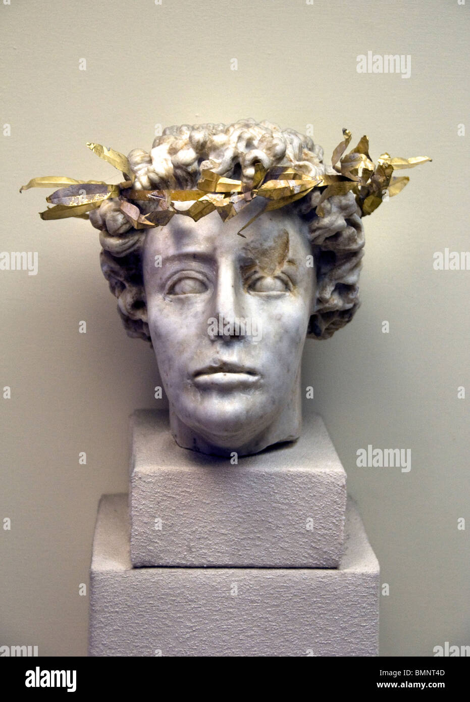 Anatolian Museum Ankara Greek Greece Head Man gold Crown  500 BC Stock Photo