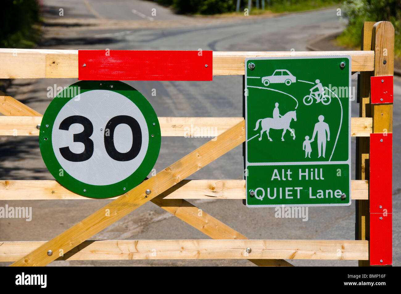 Quiet Lane and green 30mph signs, Daisy Nook Country Park, Failsworth, Manchester, England, UK Stock Photo