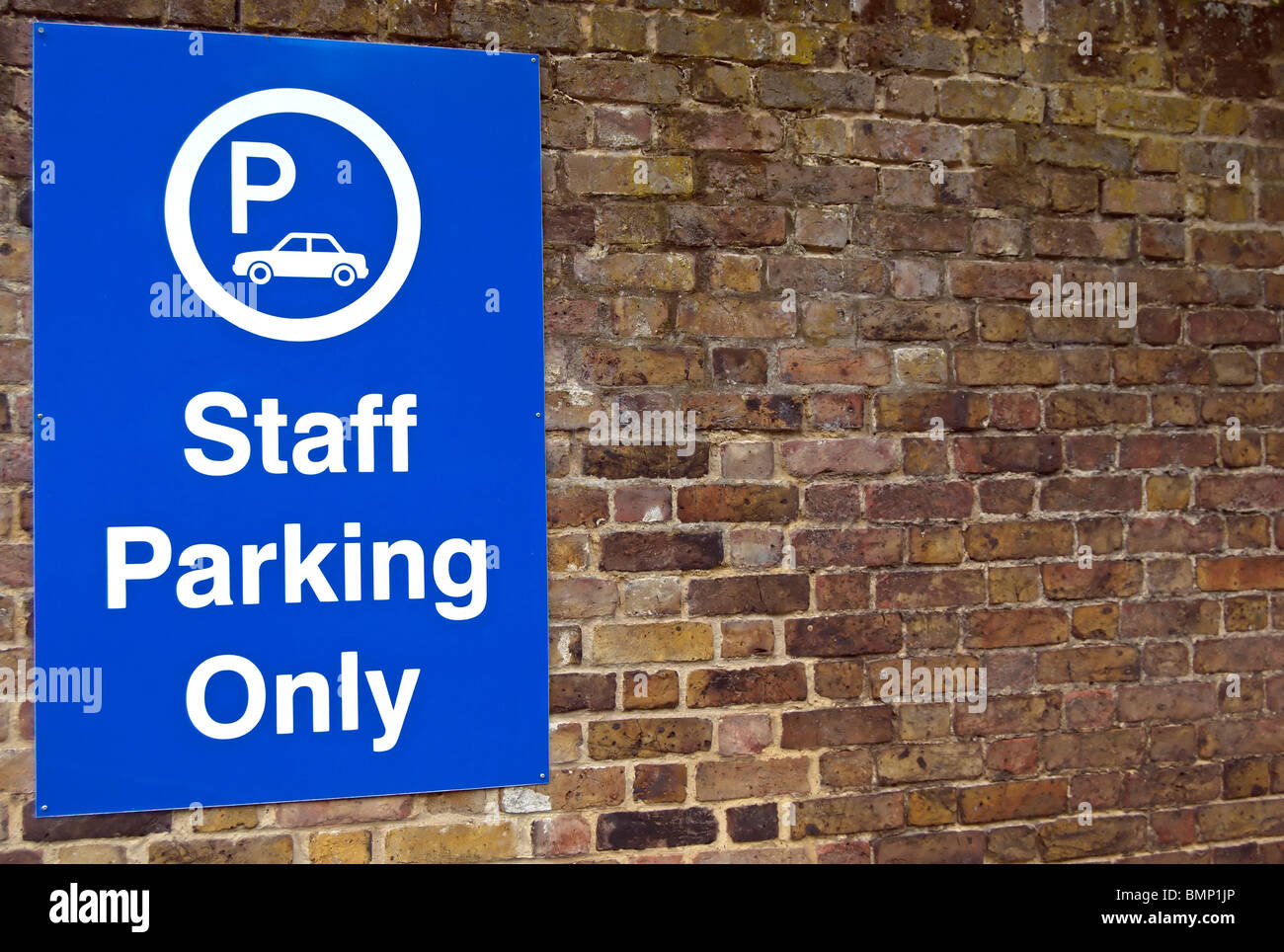 Staff parking sign hires stock photography and images Alamy