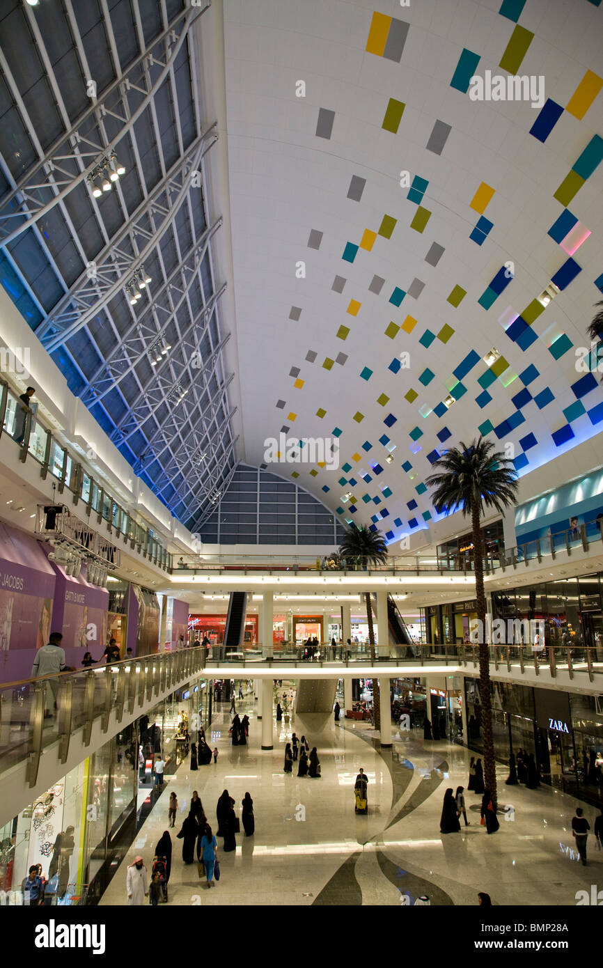 BAHRAIN CITY CENTRE SHOPPING MALL Stock Photo Alamy