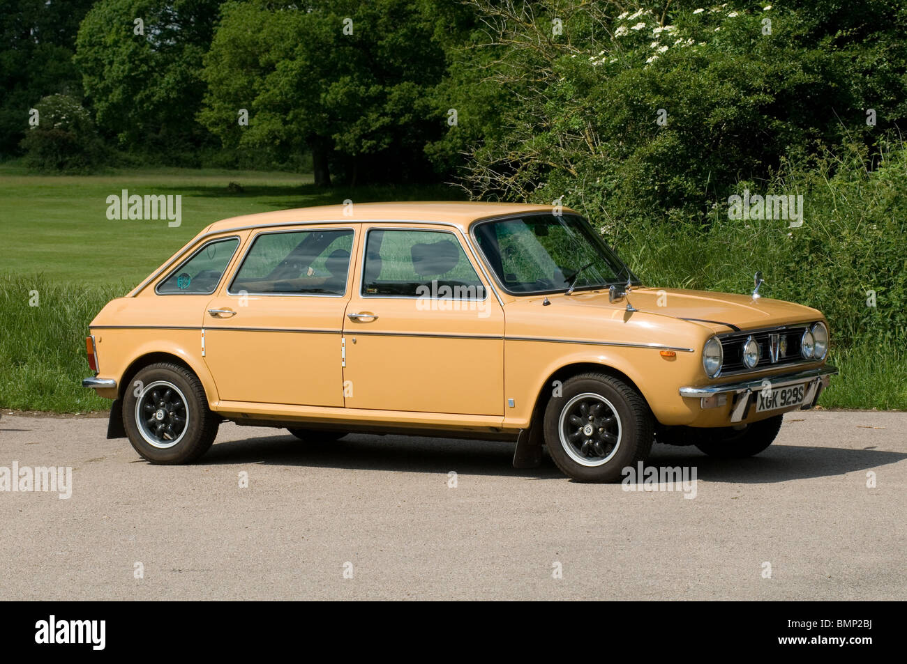 austin maxi car cars English uk classic 1970's nineteen seventies british leyland bl rubbish hatchback family car compact brown Stock Photo