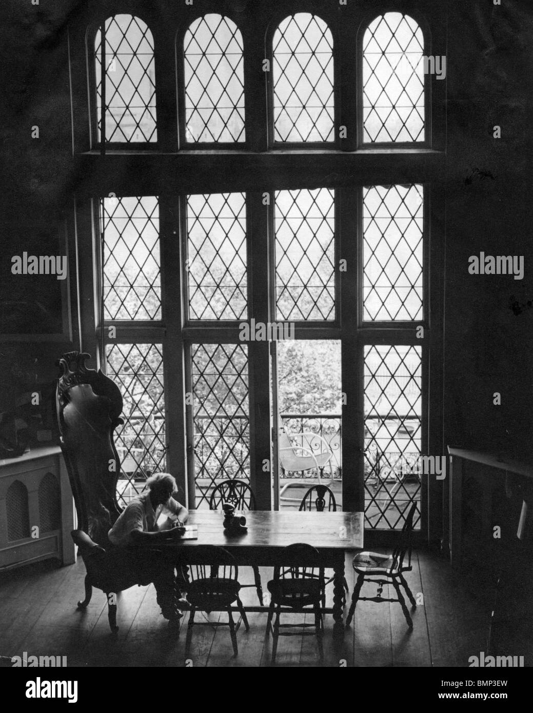 MARC CHAGALL - Russian-French artist in his apartment at 4 East 74 Street, New  York in 1943 Stock Photo - Alamy