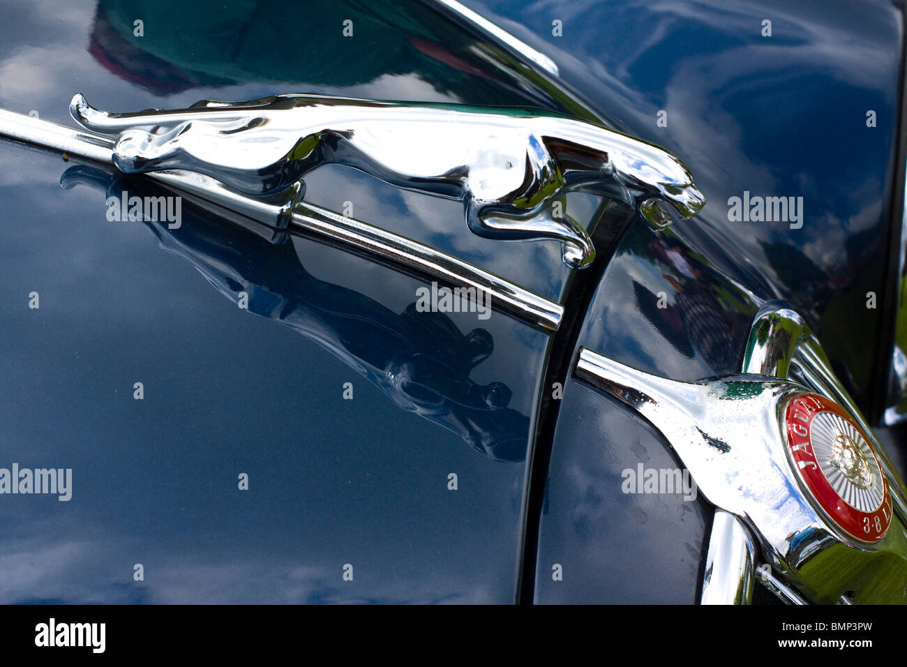 Vintage car hood ornament british hires stock photography and images