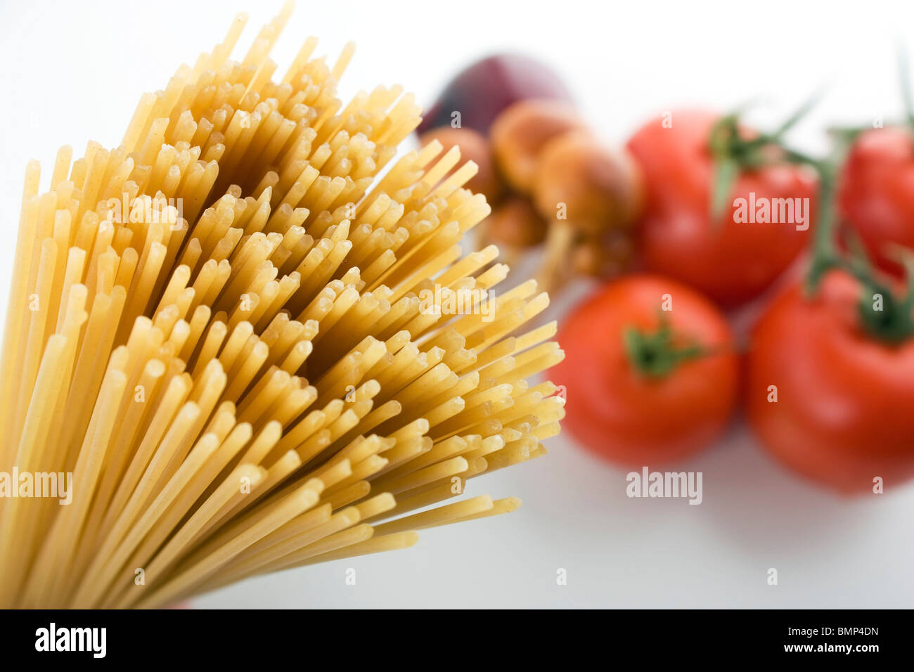 Spaghetti and tomatoes hi-res stock photography and images - Alamy