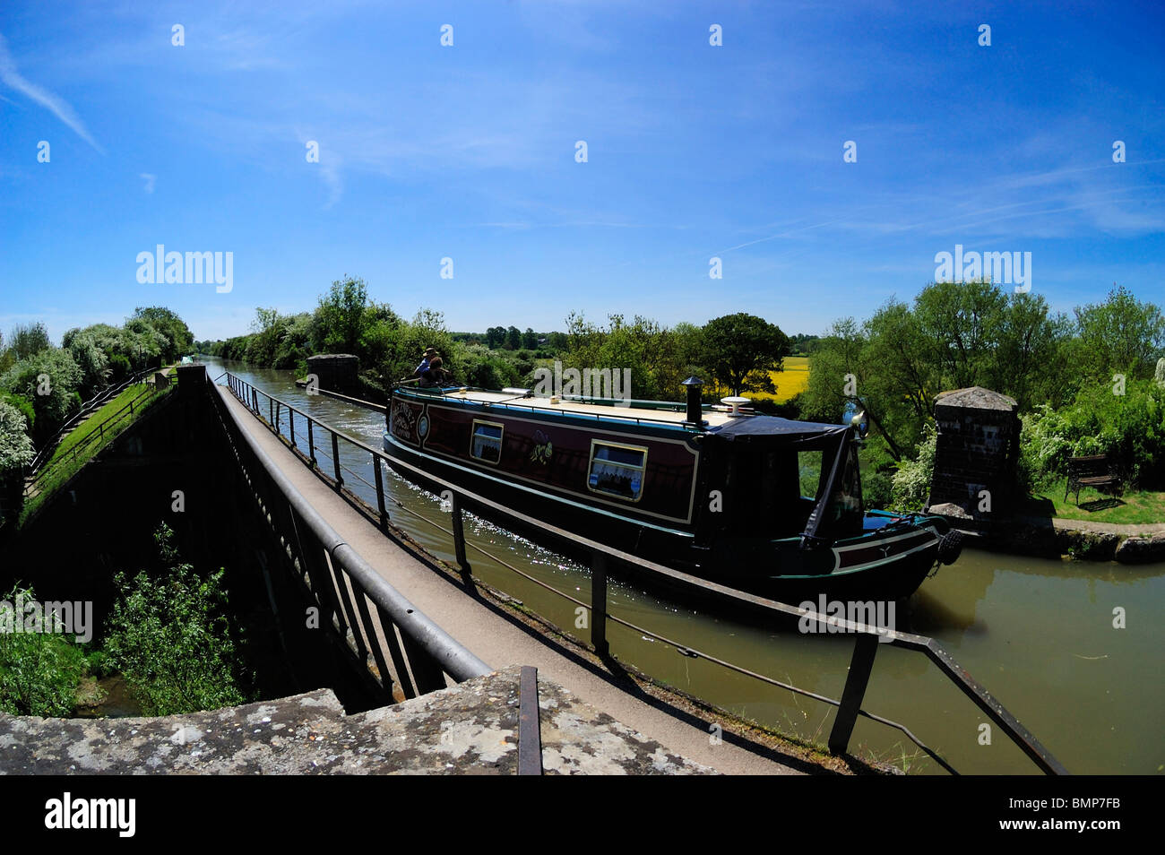 Narrow boat canal hi-res stock photography and images - Alamy