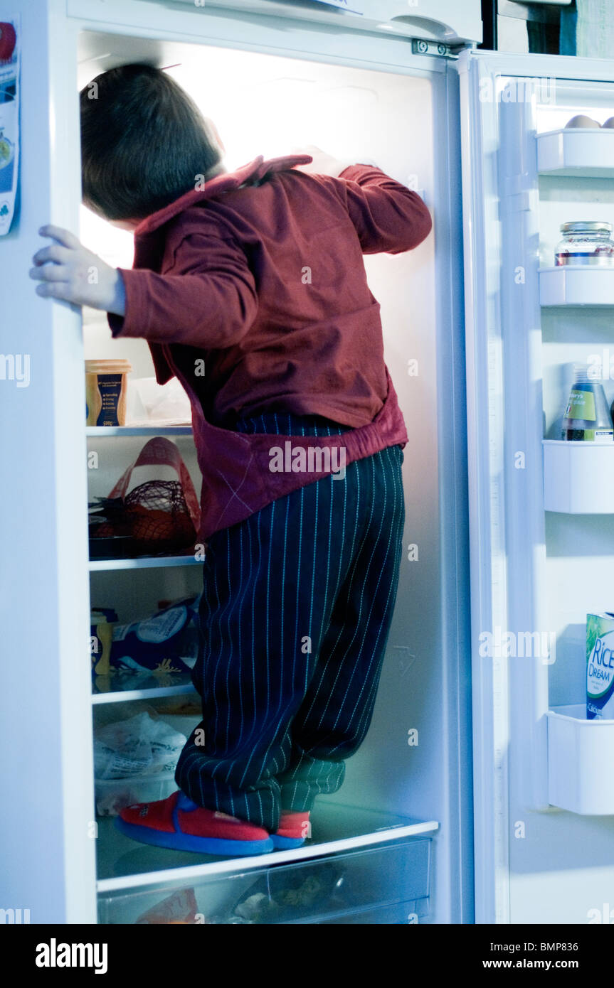 Old fridge door hires stock photography and images Alamy