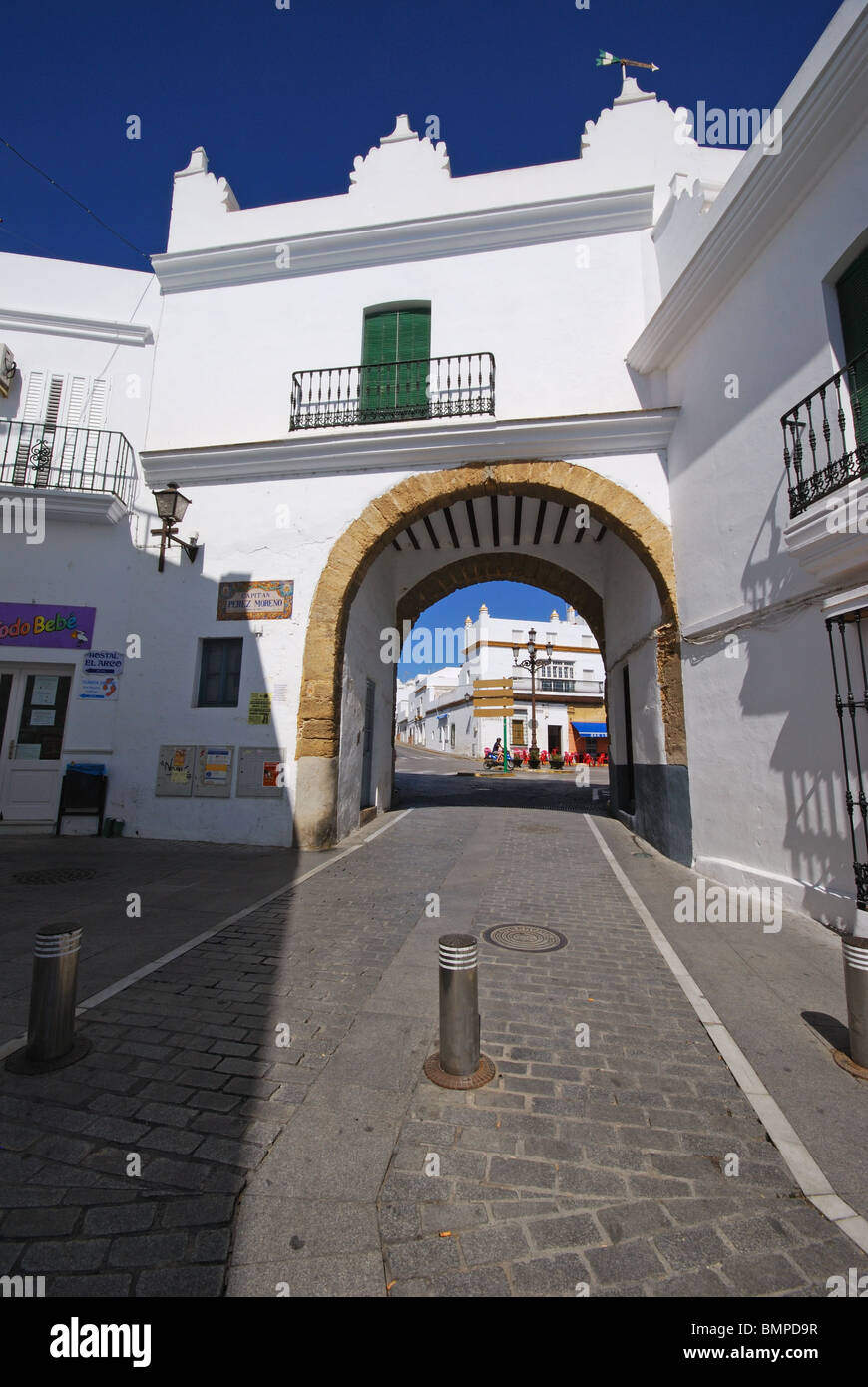 Beach and White Town, Conil De La Frontera. Editorial Stock Photo - Image  of building, blue: 63334888