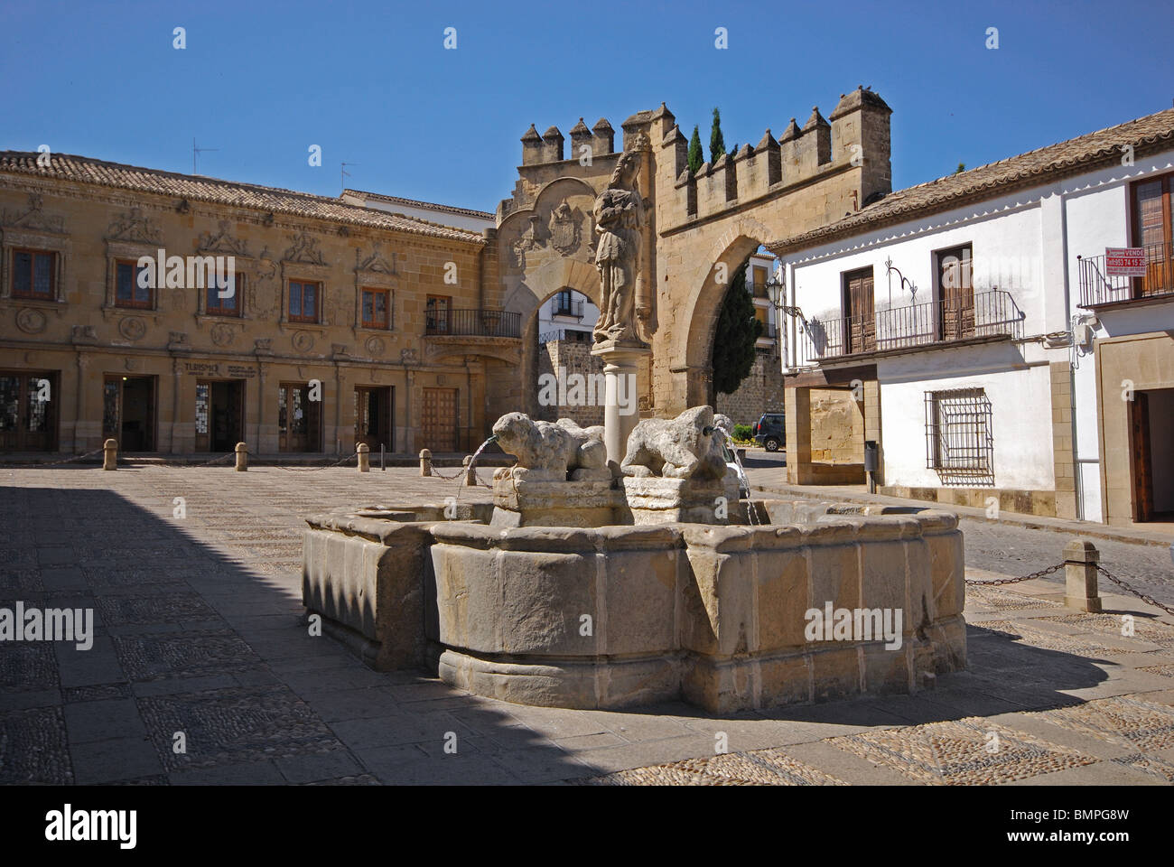 Fountain of the lions, Plaza de Populo (also called Plaza los Leones), Baeza,  Jaen Province, Andalucia, Spain, Western Europe Stock Photo - Alamy