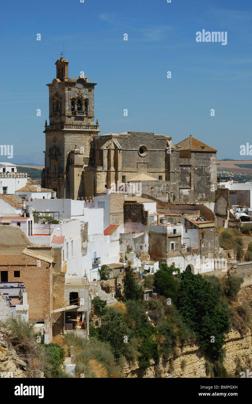 St. Peters Church (Iglesia de San Pedro), Arcos de la Frontera, Cadiz Province, Andalucia, Spain, Western Europe. Stock Photo