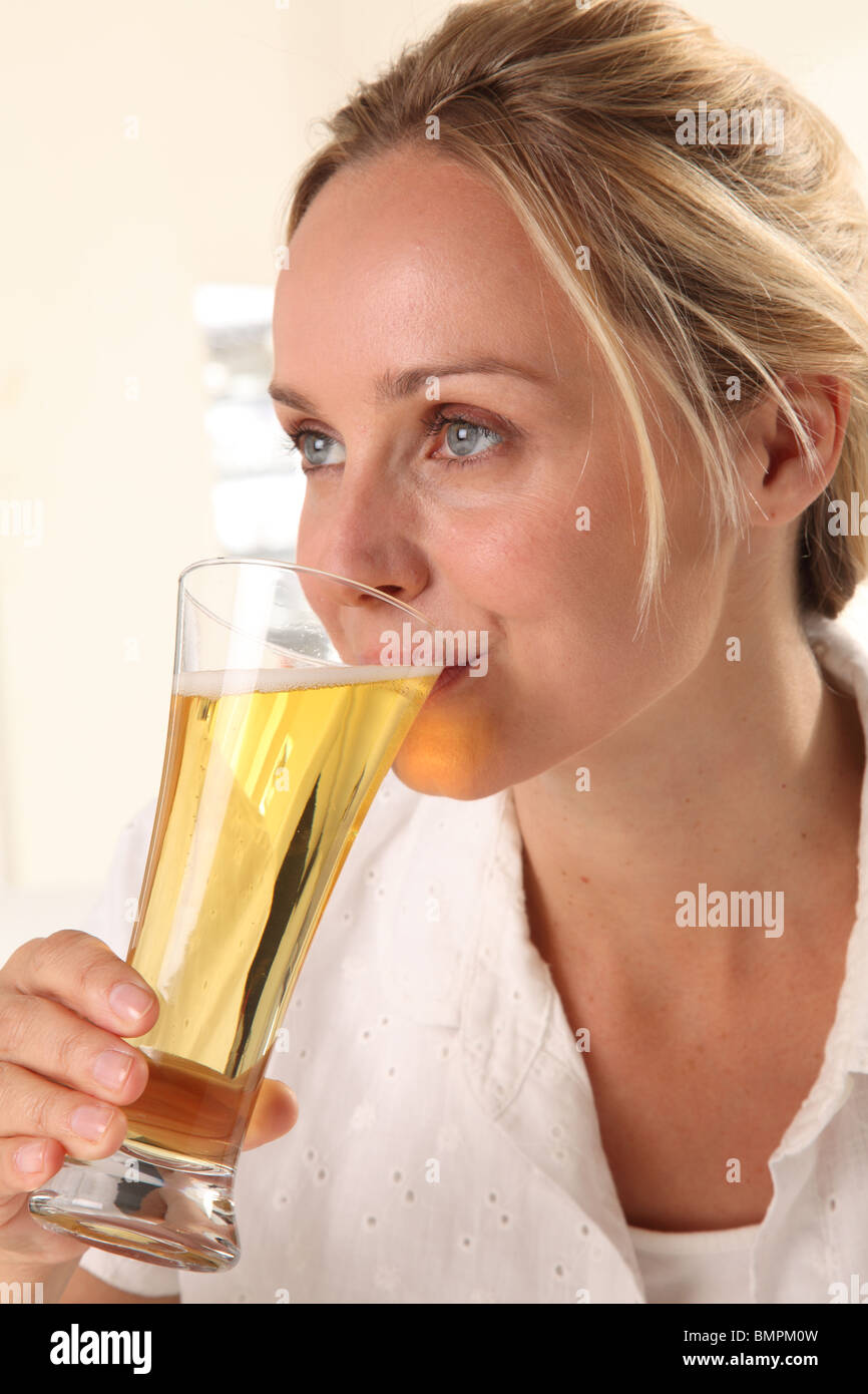 Drink drinks drinking beer hires stock photography and images Alamy