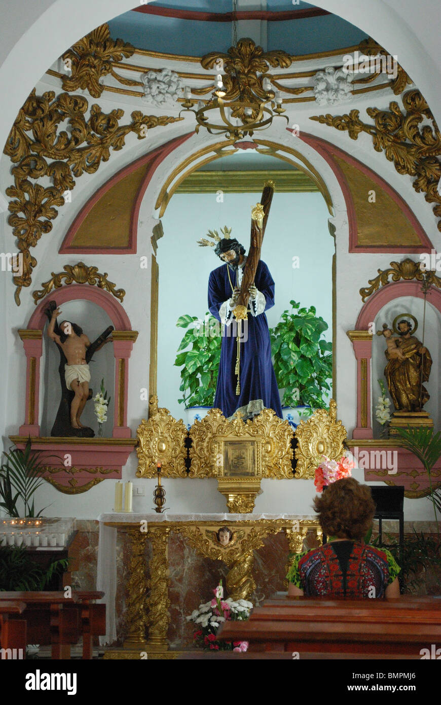Interior altar iglesia de san hi-res stock photography and images - Alamy