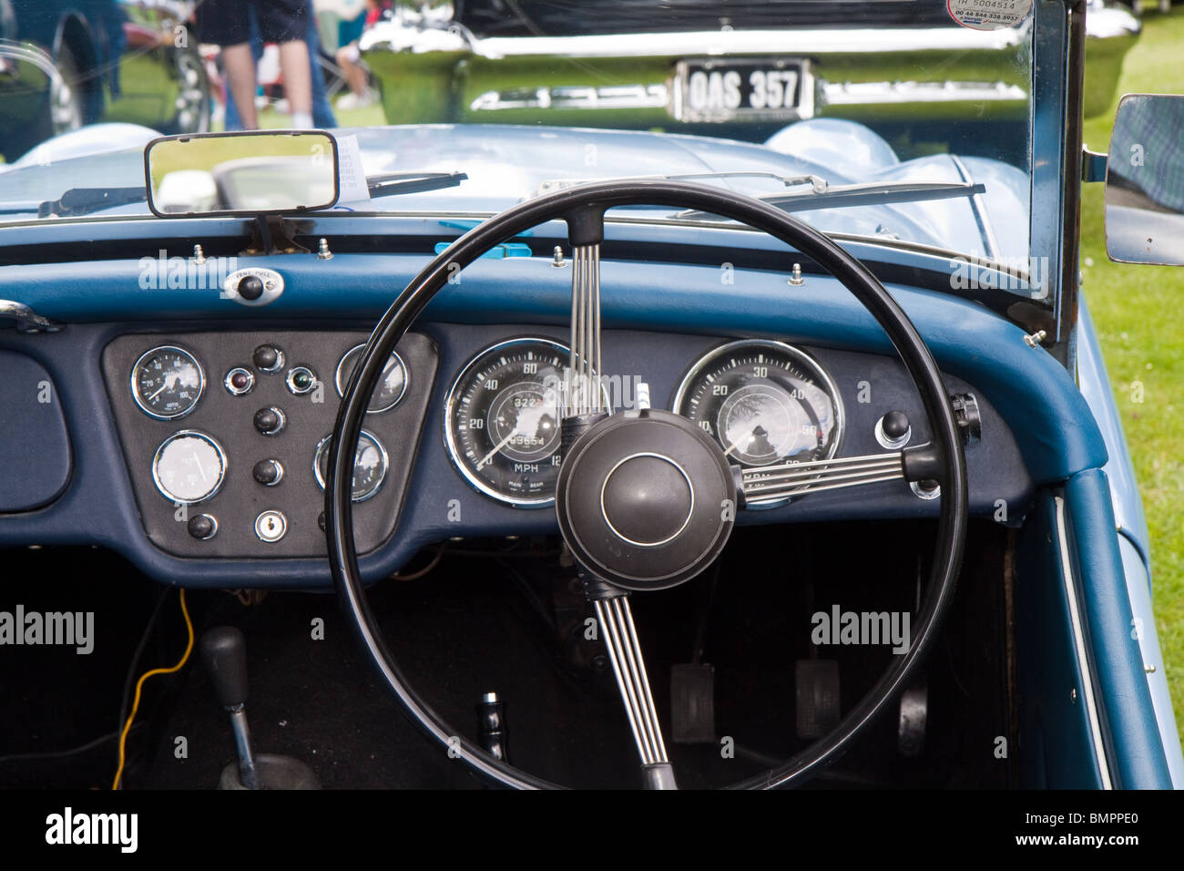 Dashboard in a blue Triumph TR3 classic car Stock Photo