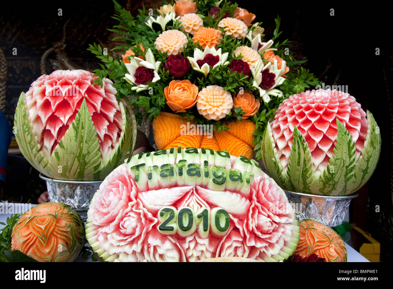 Vegetable carving hi-res stock photography and images - Page 3 - Alamy, image size:1300x956