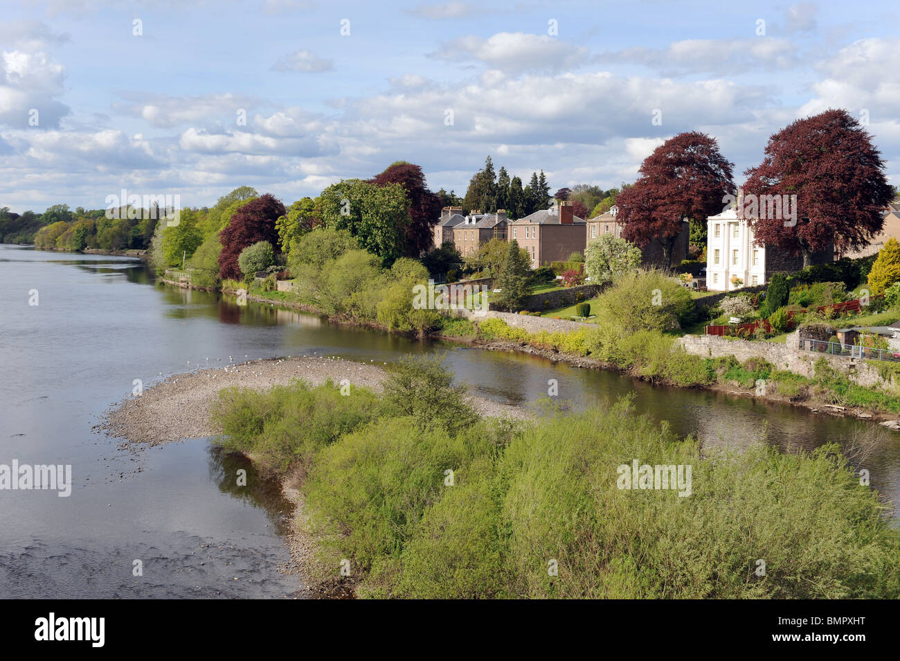 Riverside houses on the River Tay Stock Photo