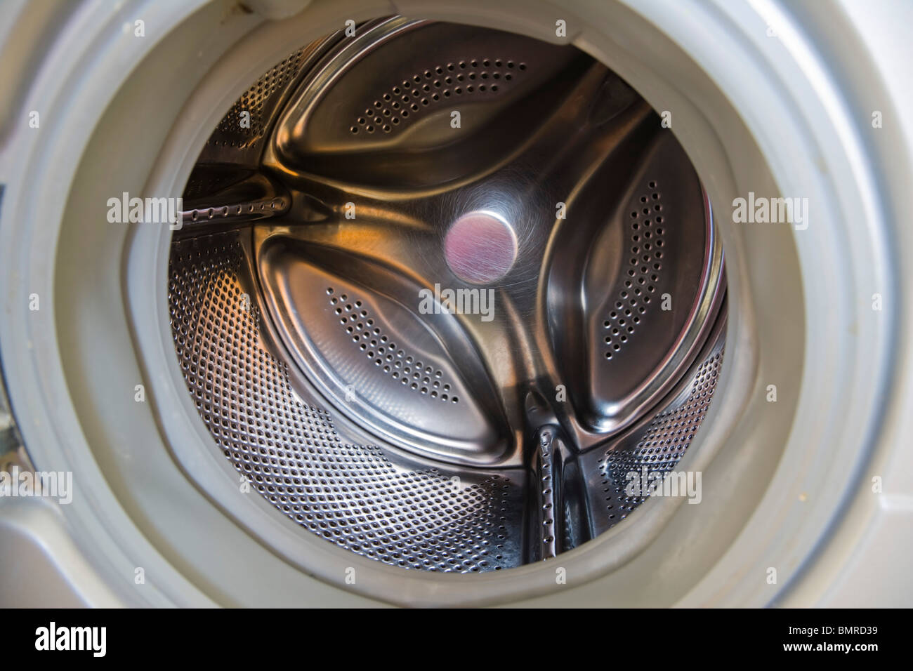 Washing machine drum hires stock photography and images Alamy