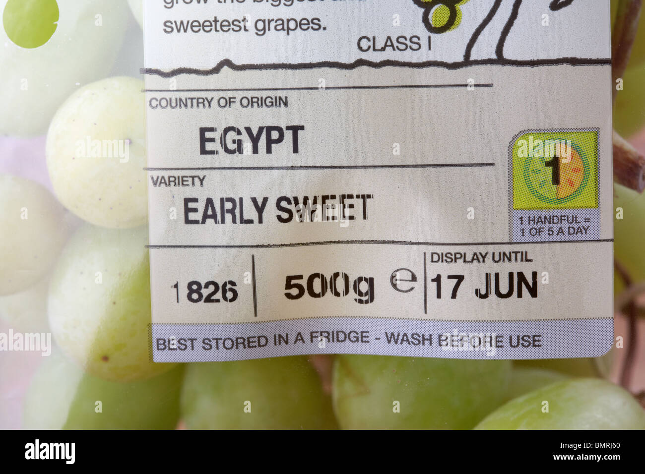 label on a packet of early sweet grapes grown in egypt sold in the uk Stock Photo