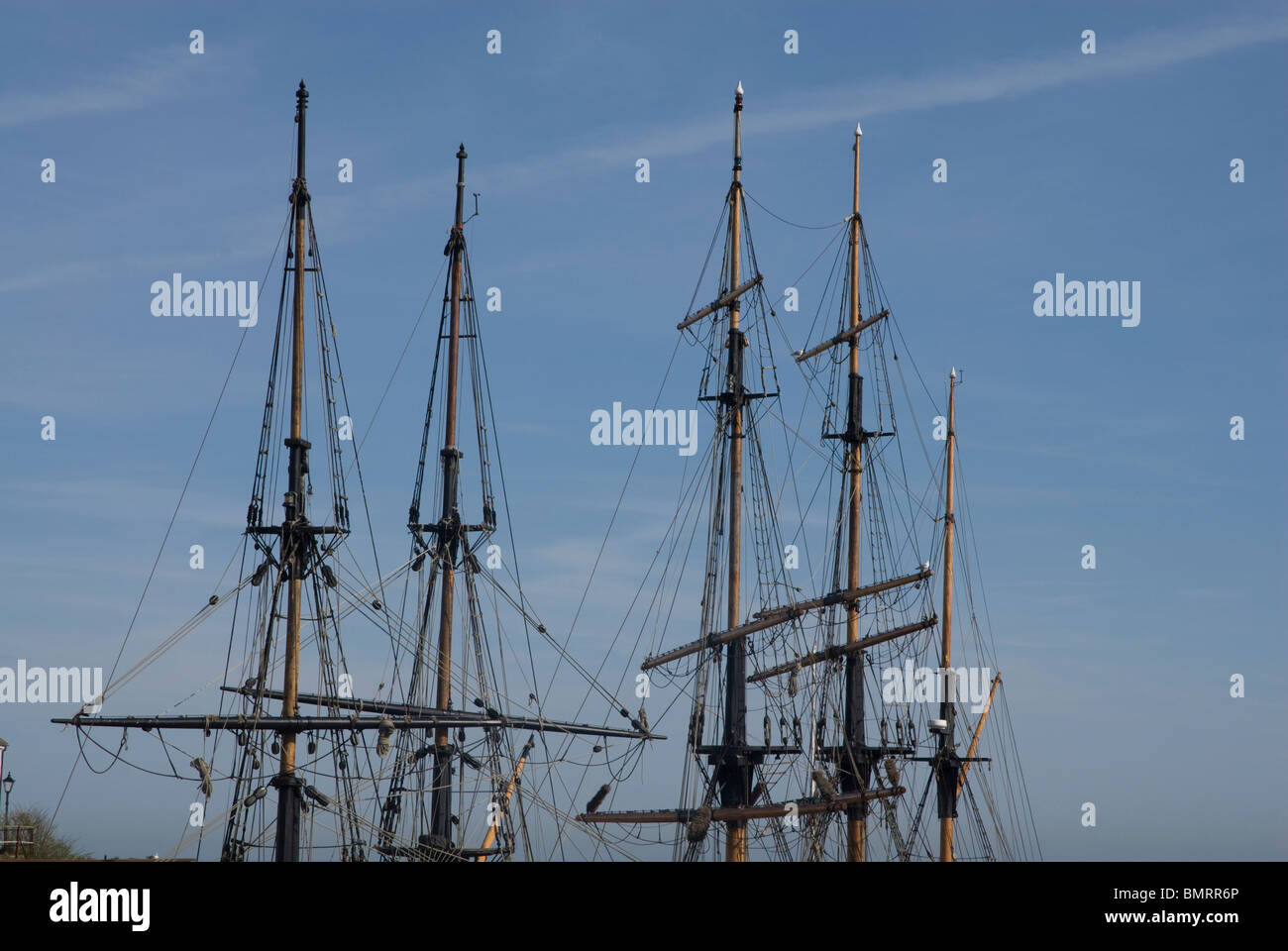 Square rigged masts hi-res stock photography and images - Alamy