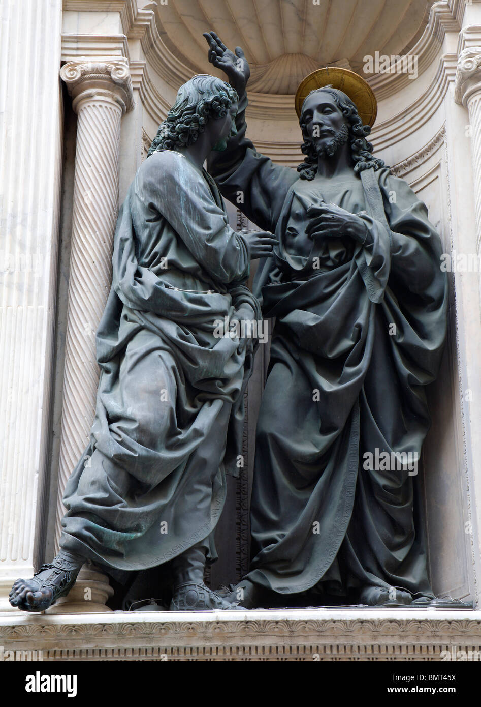 Florence - Christ and apostle Thomas on the facade of Orsanmichele Stock Photo