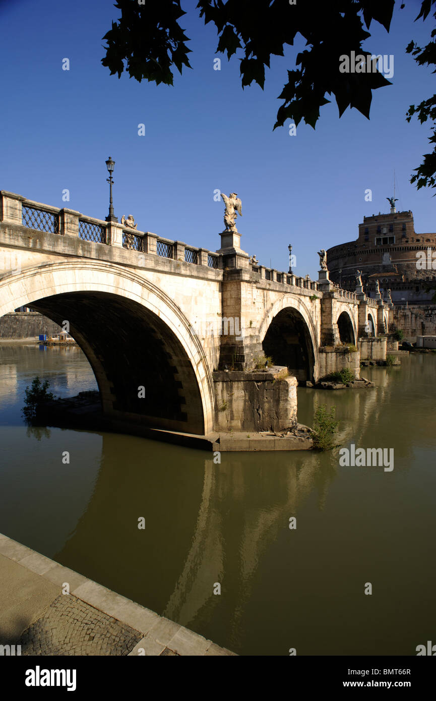 Italy, Rome, Tiber river, Sant'Angelo bridge and Castel Sant'Angelo Stock Photo