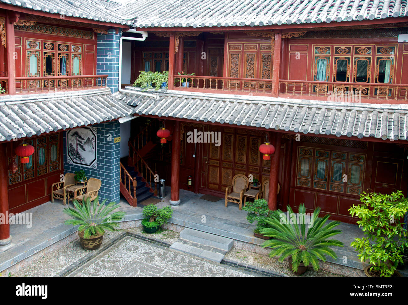 Courtyard to Lijiang Yinxiang Old City Hotel Lijiang Old Town Yunnan China Stock Photo