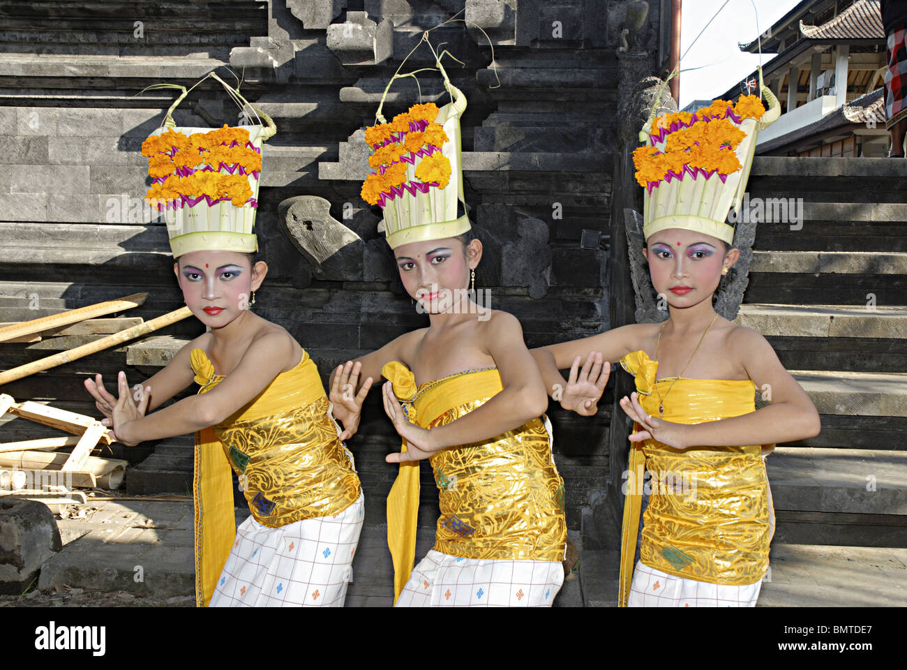 Indonesia-Bali, Girls performing Bali Dance Stock Photo - Alamy