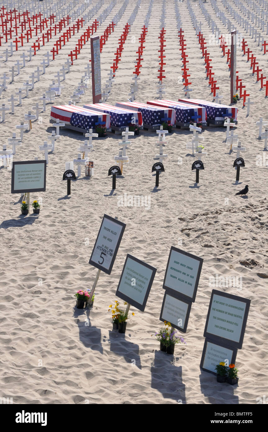 Arlington West - temporary memorial for US soldiers that died in Iraq ...