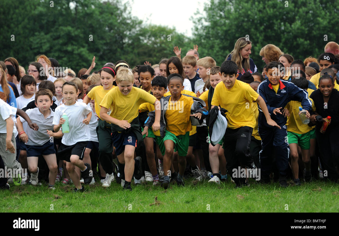 Children running school sports hi-res stock photography and images - Alamy