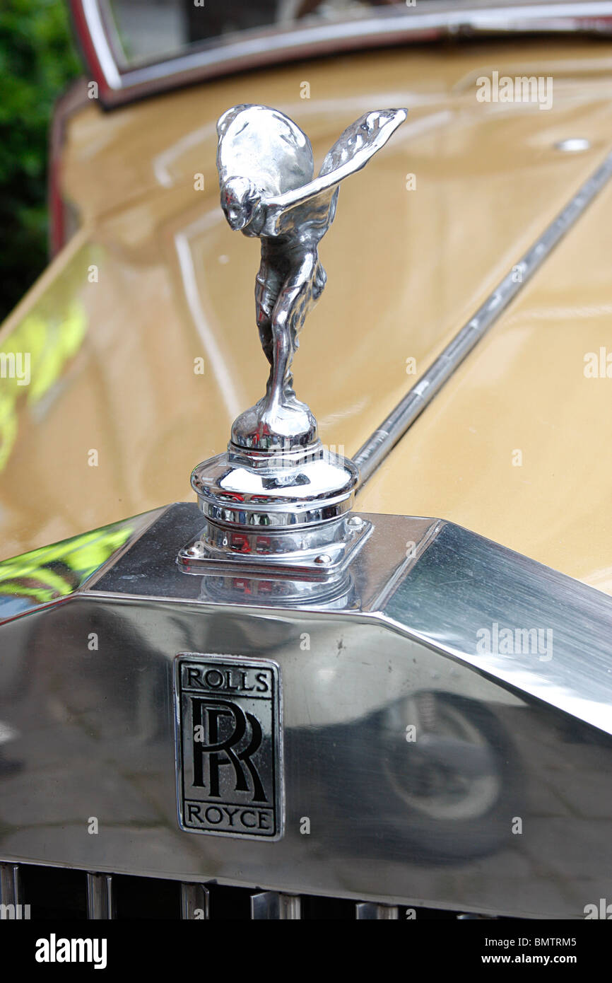 Rolls-Royce turns Flying Lady into a hood ornament for the EV age