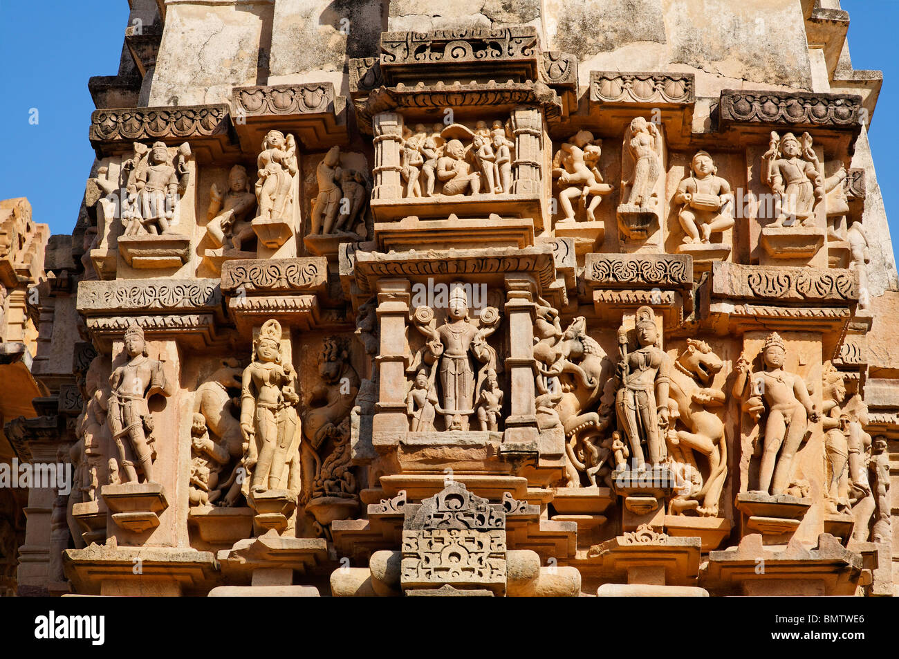 Intricate sculptures on the Lakshmana temple, Khajuraho, Madhya Pradesh, India Stock Photo