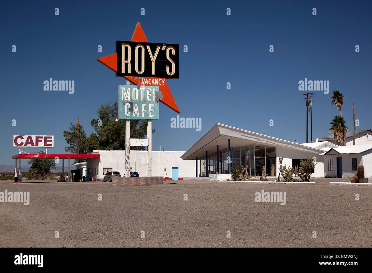 Roy's Gas Station on old Route 66 Amboy CA USA Stock Photo