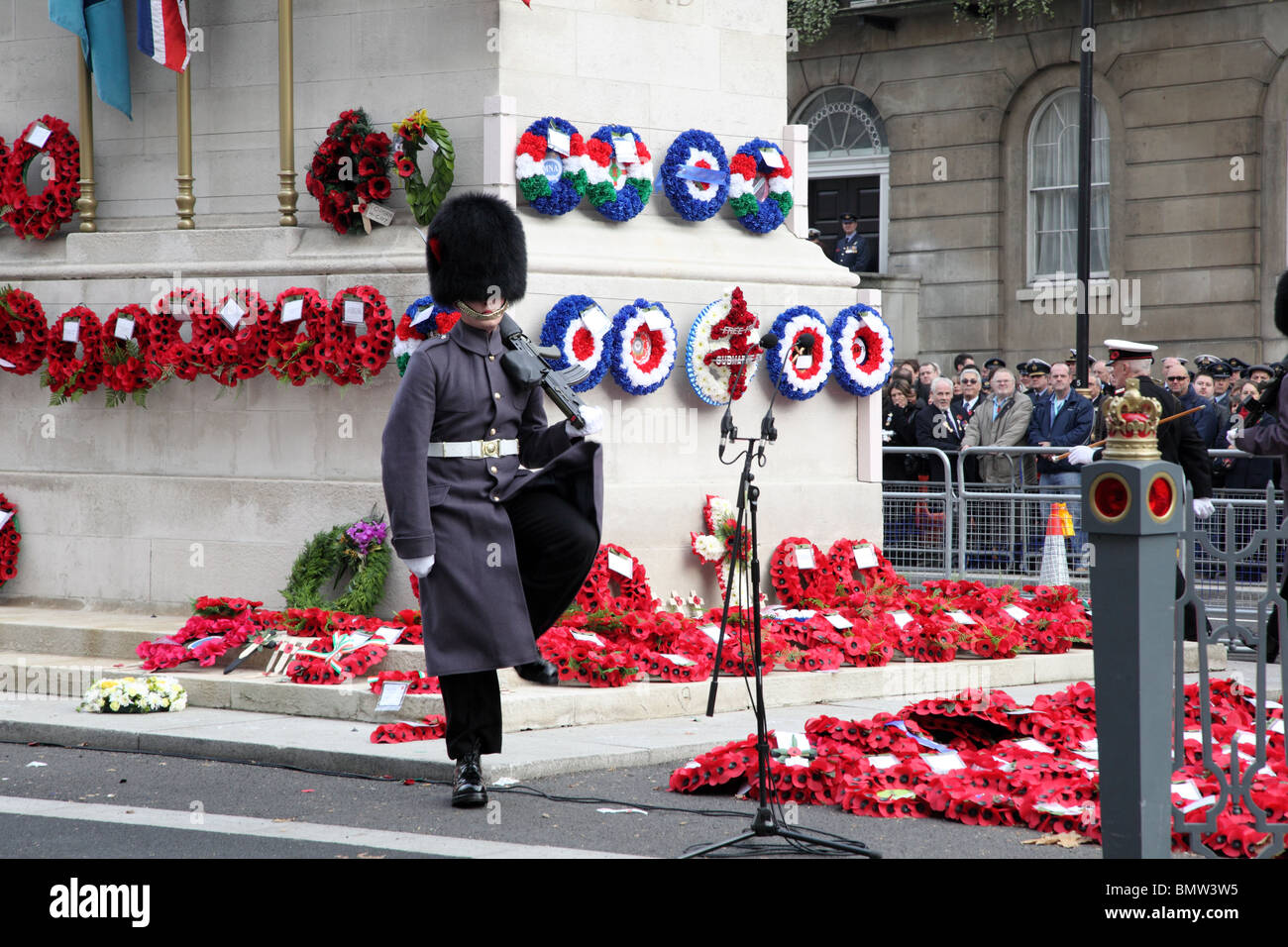 Soldier at the Cenotaph Armistice Day Memorial Service in Whitehall, London SW1. Stock Photo