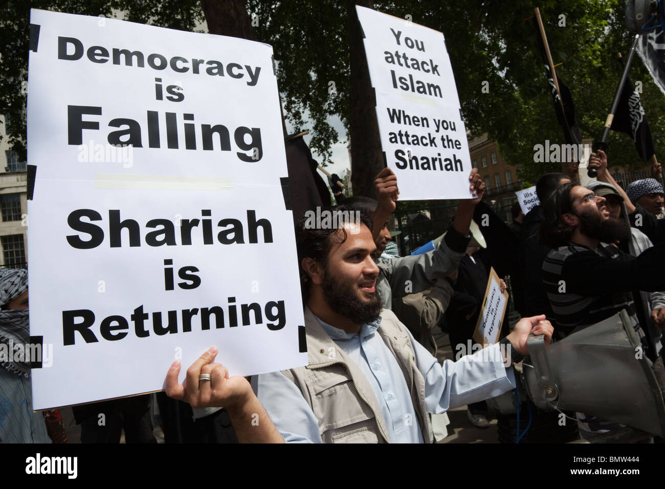 pro-sharia-law-demonstration-outside-downing-street-london-uk-20-june-BMW444.jpg