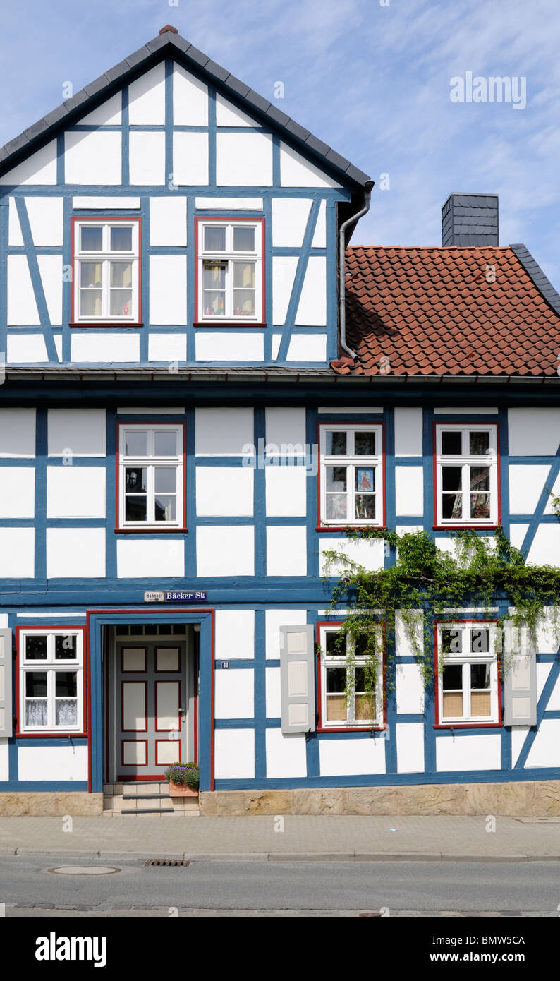 Fachwerkhaus, Farben blau weiß, Goslar, Deutschland. - Half-timbered house, colors colours blue white, Goslar, Germany. Stock Photo