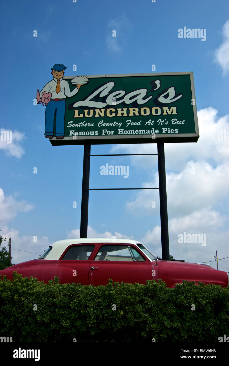 Lea's Lunchroom diner highway advertising sign and old derelict
